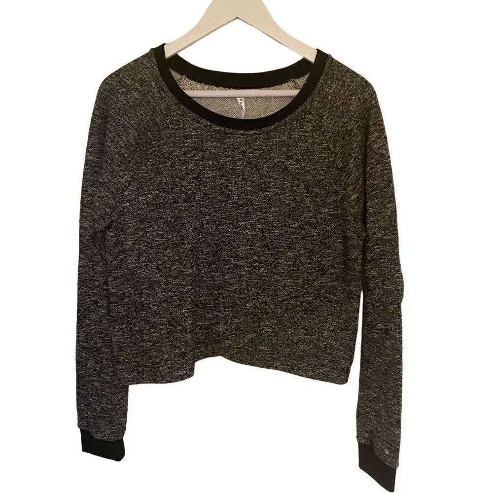 Fabletics large long sleeve cropped sweater crew neck